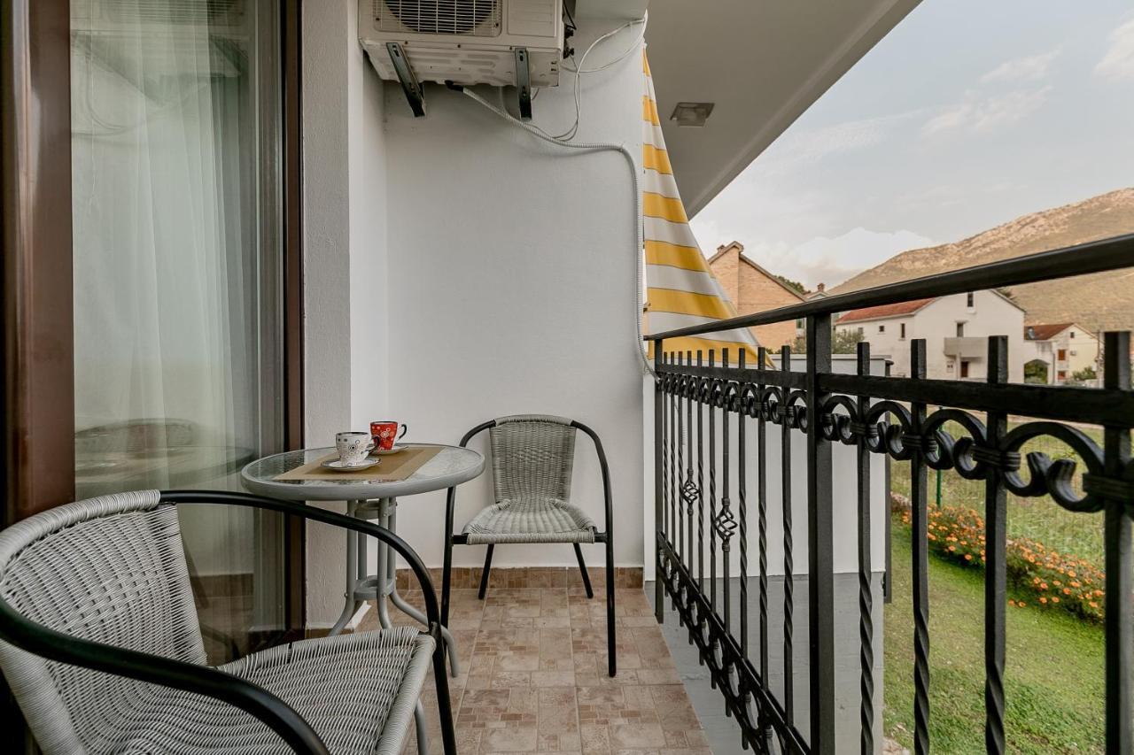 Apartments Gudelj Kamenari Exterior foto